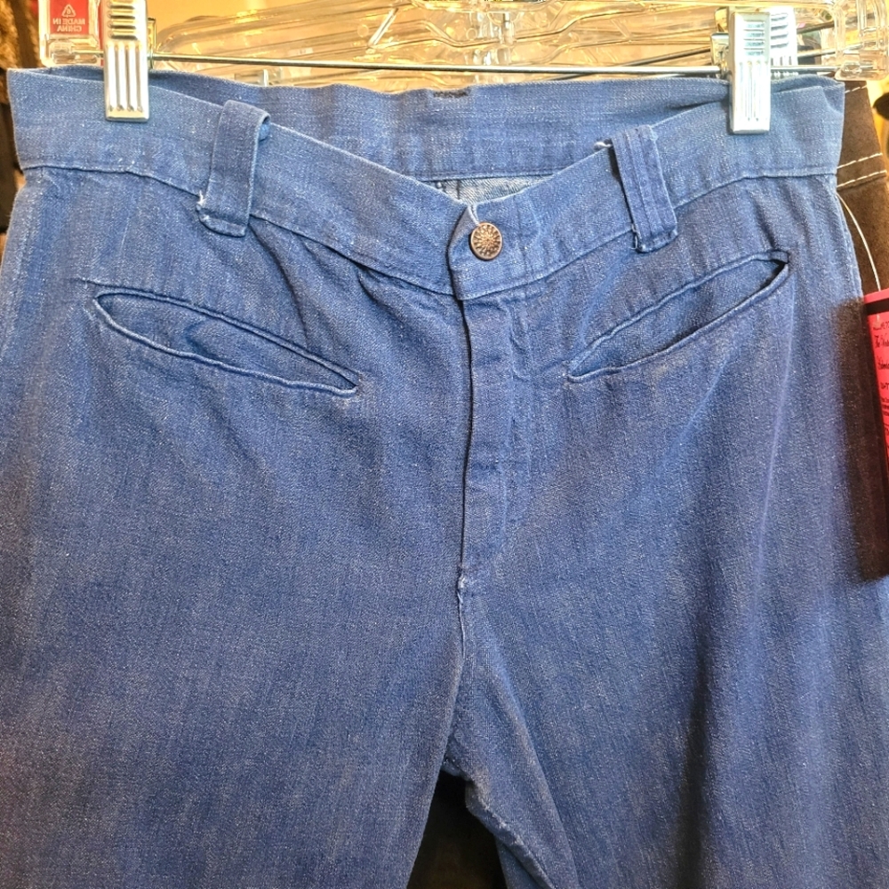 Vintage 1970s "Time And Place" Bellbottom Jeans. Waist: 28" View 3